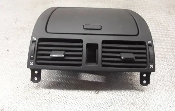 Toyota Avensis T250 Dash center air vent grill