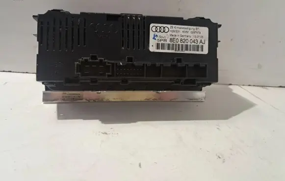 Audi A4 S4 B7 8E 8H Climate control unit 8E0820043AJ 0287479