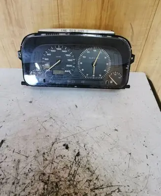 Volkswagen PASSAT B3 Speedometer (instrument cluster) 87001262 89632468