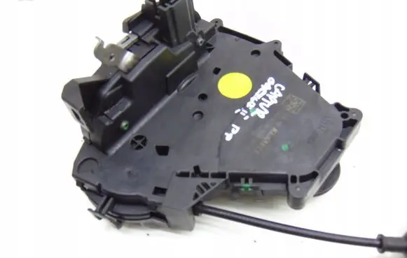 Renault Captur II Front door lock