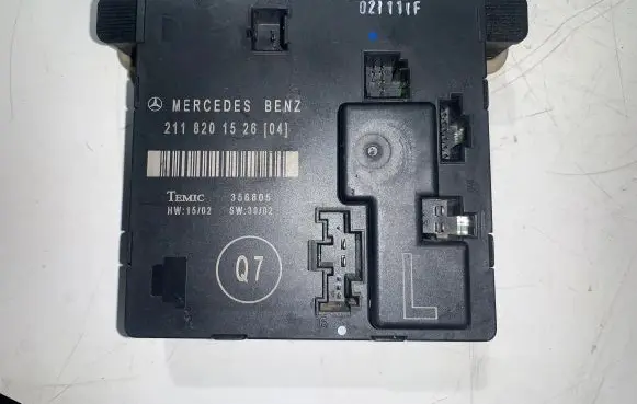 Mercedes-Benz E W211 Door control unit/module 2118201526 356805