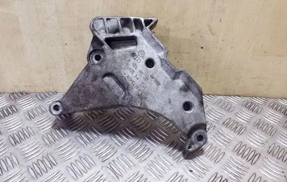 Volkswagen Tiguan Engine mounting bracket 03L199207