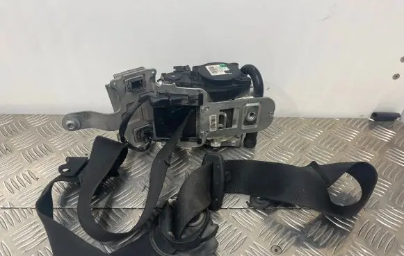 Mercedes-Benz E W212 Front seatbelt 610902000K 610035800D A2128607685