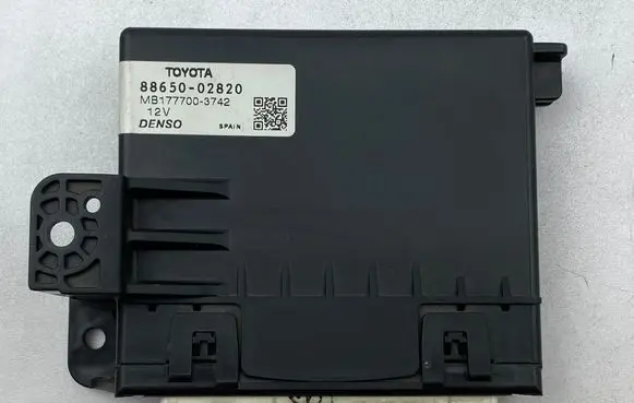 Toyota Auris 150 Climate control unit 8865002820