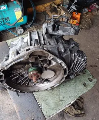 Mercedes-Benz Vaneo W414 Manual 5 speed gearbox R1683610402 A1683600538