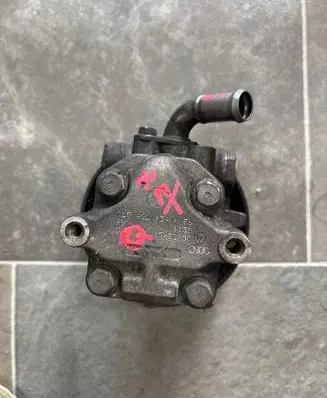 Audi Q7 4L Power steering pump 7L8422154