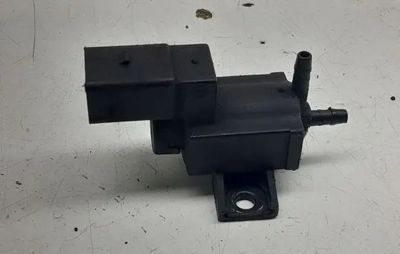 Volkswagen Phaeton Turbo solenoid valve 037906283D