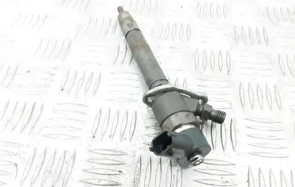 Volvo XC90 Fuel injector 30750283