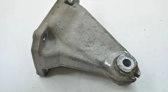 Mercedes-Benz CLK A209 C209 Engine mounting bracket A1122232004