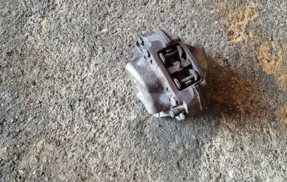 Opel Vectra B Rear brake caliper