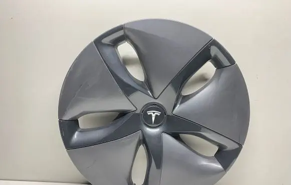 Tesla Model 3 R17 wheel hub/cap/trim 104423199B