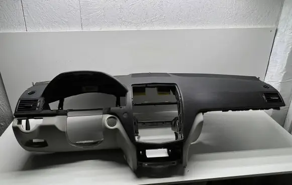 Mercedes-Benz C W204 Dashboard A2046803787 0468037877