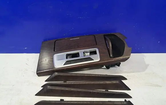 Maserati Ghibli Gear shifter surround trim plastic 670025245 670012077