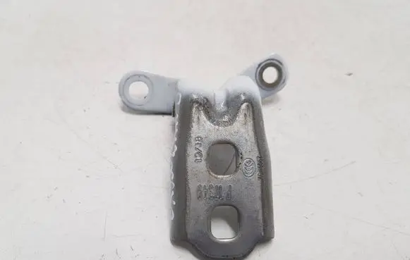 Opel Crossland X Front door upper hinge 