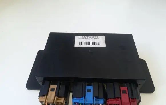 Volkswagen PASSAT B5 Comfort/convenience module 1J0959799S 5DK00795350