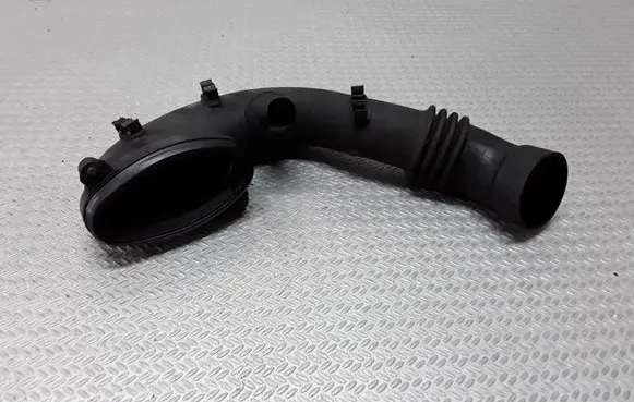 BMW 3 E46 Turbo air intake inlet pipe/hose 7787862
