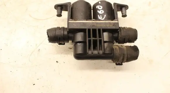 BMW 5 E60 E61 Coolant heater control valve 6927915