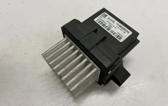 Opel Mokka X Heater blower fan relay 84178783