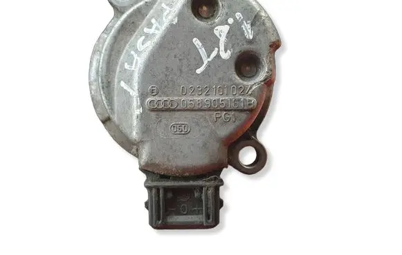 Volkswagen PASSAT B5 Camshaft position sensor 058905161B 023210102