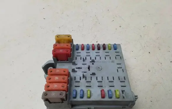 Alfa Romeo 159 Fuse module 57657 0000689045057657