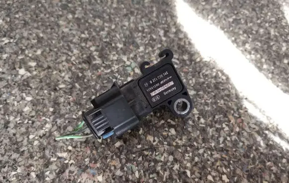 Opel Zafira B Air pressure sensor 0261230146 12591290