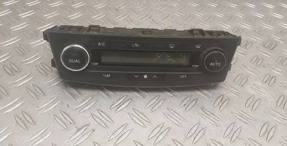 Toyota Avensis T270 Climate control unit 5590005400