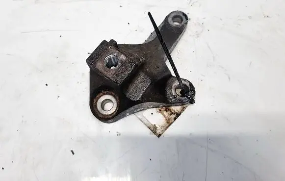 Ford Focus C-MAX Engine mounting bracket 