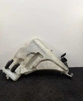 BMW 3 F30 F35 F31 Windshield washer fluid reservoir/tank 7241673 7302589 7302588