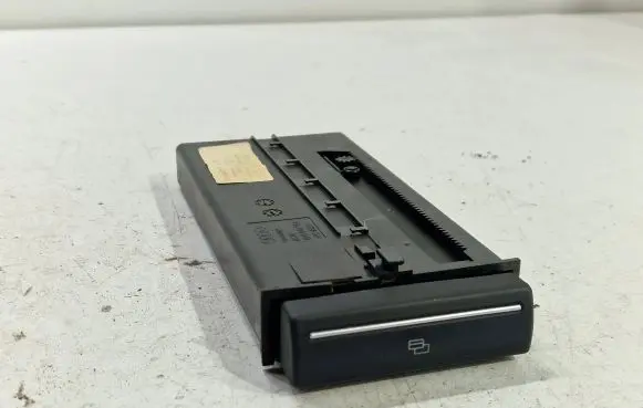 Audi A3 S3 A3 Sportback 8P Dashboard storage box/compartment 8P0941561