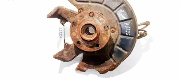 Skoda Octavia Mk2 (1Z) Front wheel hub 