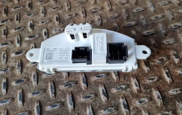 BMW 2 F22 F23 Heater blower motor/fan resistor 9276112