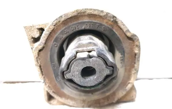 Engine mount bracket