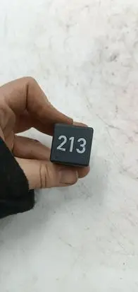 Volkswagen PASSAT B5 Other relay 443951253J