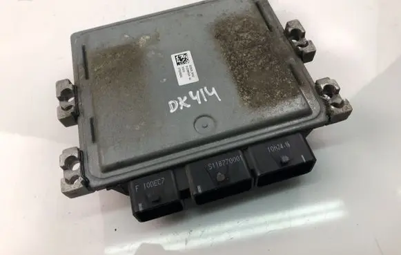 Ford Fiesta Engine control unit/module 8V2112A650CC