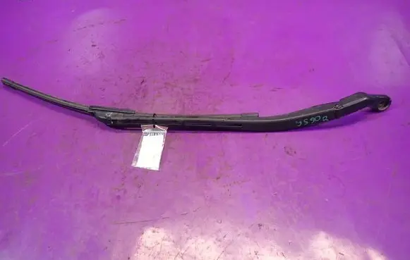 Audi A4 S4 B7 8E 8H Front wiper blade arm