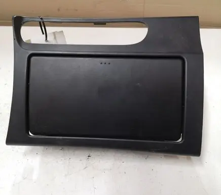 Cup holder front