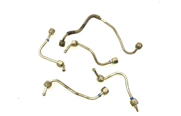 Mazda 6 Fuel injector supply line/pipe 