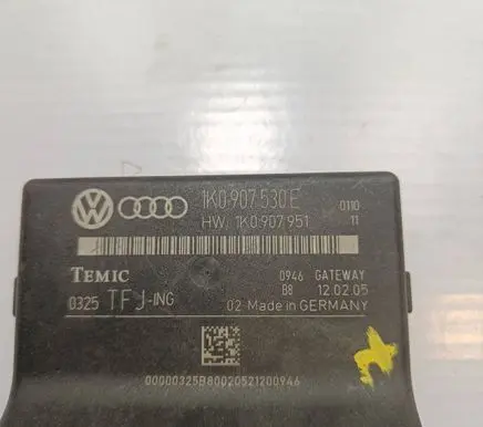 Audi A3 S3 A3 Sportback 8P Gateway control module 1K0907530B 1K0907951