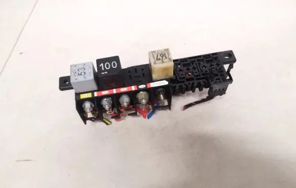 Audi TT Mk1 Fuse box set 860941822