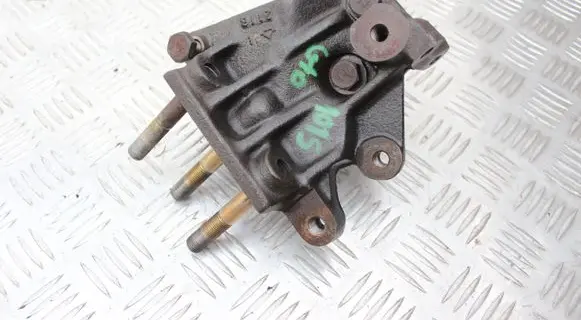 Mitsubishi 3000 GT Engine mounting bracket