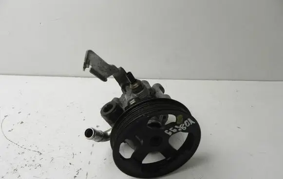 Toyota Corolla Verso AR10 Power steering pump 08770991 VD8699