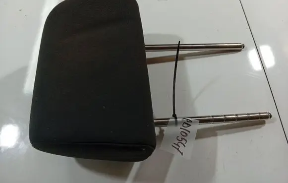 Hyundai i30 Front seat headrest 