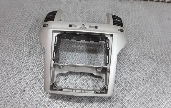 Opel Zafira B Radio/GPS head unit trim 13162556