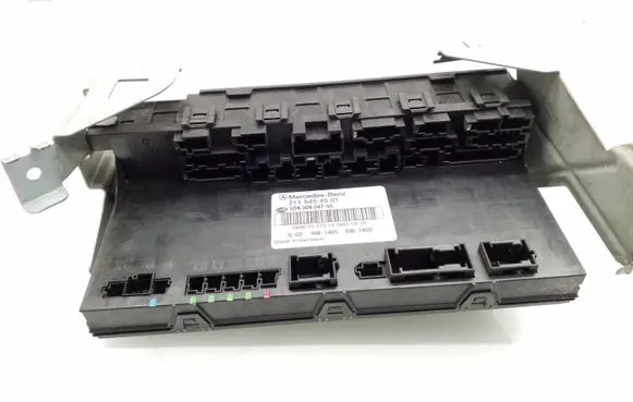 Mercedes-Benz E W211 SAM control unit A2115454501