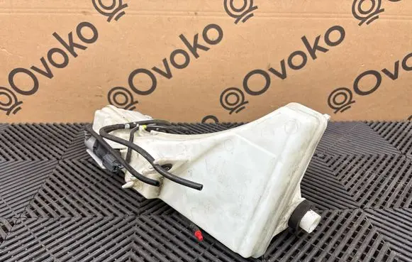 Volvo XC90 Windshield washer fluid reservoir/tank 31349385