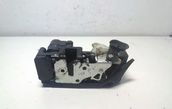 Alfa Romeo 156 Front door lock 16828898