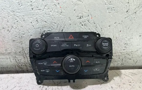 Dodge Challenger Climate control unit P68293608AE 5121420 JH269394