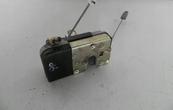 Peugeot 206 Front door lock 