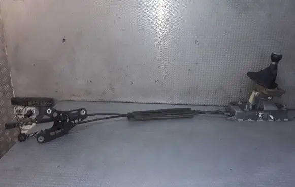 Volkswagen Golf Plus Gear shifter/selector 1K0711061B