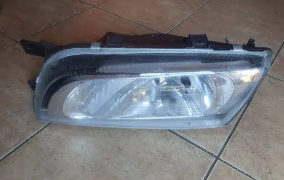 Nissan Almera Headlight/headlamp 082151168L